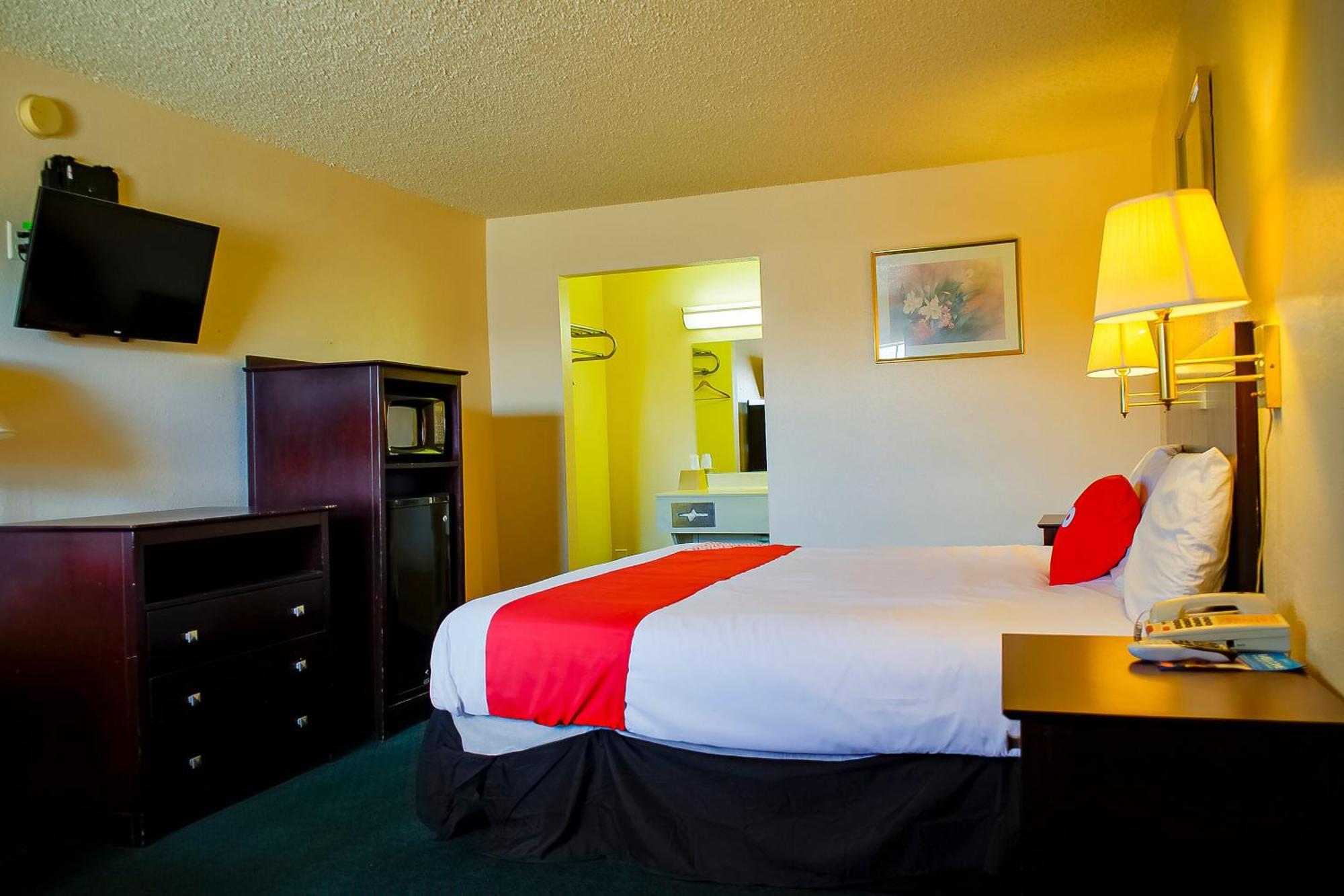Duncan Inn By Oyo, Ok - Hwy 81 Near Chisholm Casino Bagian luar foto